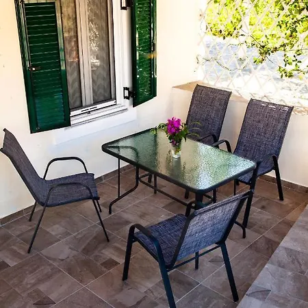 Spyran Apartment Marantochori Exterior photo